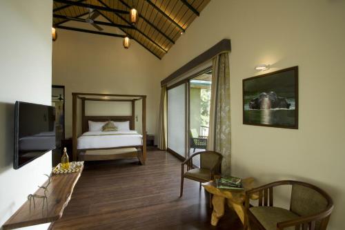 Waterwoods Lodge Kabini