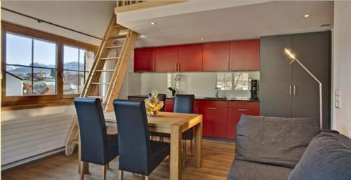 5 twin beds, 1 sofa bed