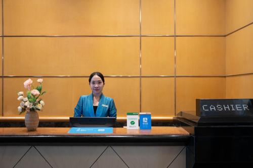Front desk [24-hour]