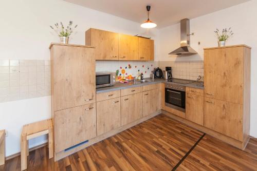 廚房, 菲林瑞斯螺內公寓 (Ferienwohnung Reislohner) in 阿爾特多夫B-紐倫堡