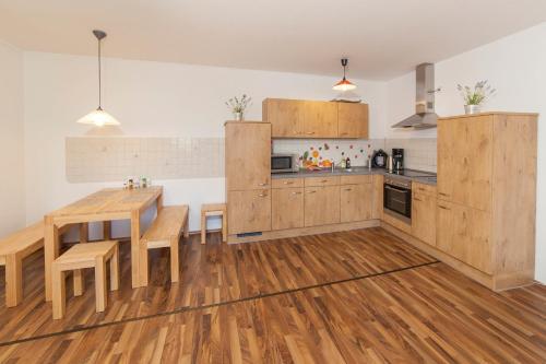 廚房, 菲林瑞斯螺內公寓 (Ferienwohnung Reislohner) in 阿爾特多夫B-紐倫堡