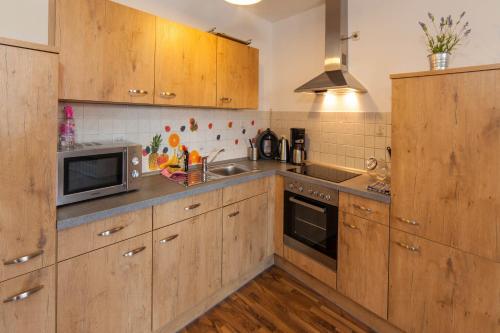 廚房, 菲林瑞斯螺內公寓 (Ferienwohnung Reislohner) in 阿爾特多夫B-紐倫堡