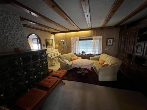 Repräsentative unterfränkische Bauern-Wohnung Repräsentative unterfränkische Bauern-Wohnung