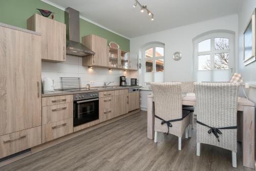 設施, Ferienhaus Hemenswarft direkt an der Nordsee mit Meerblick in 埃梅爾斯布爾-霍爾斯布爾
