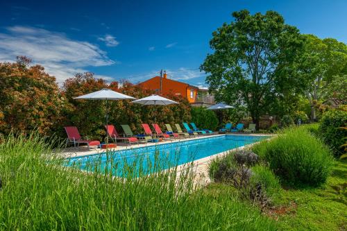 2 bedrooms, 3 beds