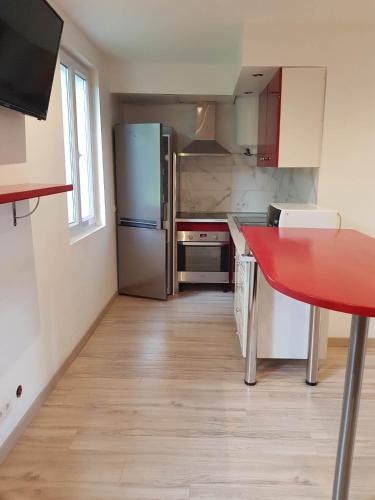 05 - Très joli 3 pièces neuf 2 chambres vue jardin avec parking privatif gratuit (05 - Tres joli 3 pieces neuf 2 chambres, 3 lits, logement tout equipe pour 1 a 4 personnes maximum, ) in Razac Sur L'Isle