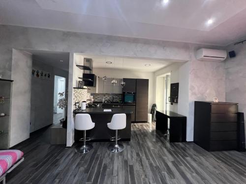 Nathan House,Teano, Rome (photo 3)
