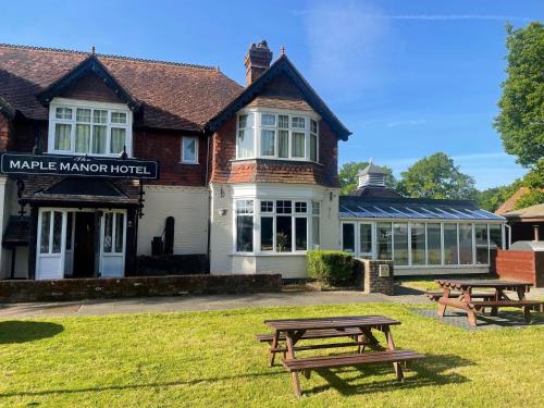 Exterior view, The Maple Manor Hotel in Gatwick Airport