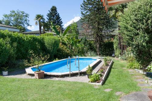Losone-Ascona: 20 min a piedi, parcheggio gratuito in Losone, Schweiz