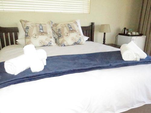 2 twin beds