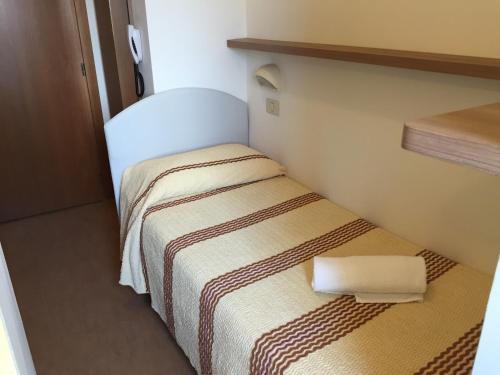 Economy Single Room image 10