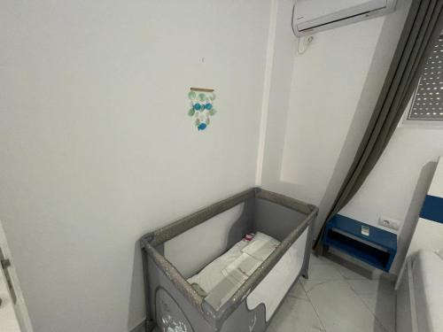 One-Bedroom Apartment image 10