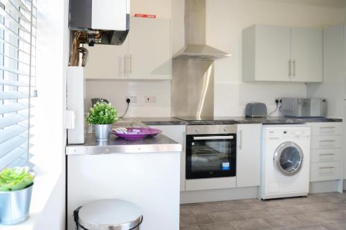 Purple Blossom, 2 bed apartment, Wi-Fi, near Didsbury, free parking, Manchester (fotografie 9)