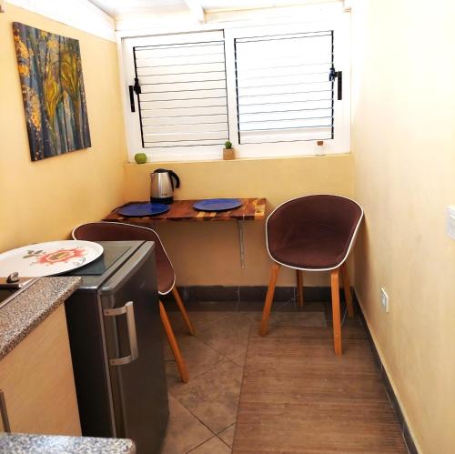 Cheap Studio, wifi free Adeje house, Adeje (foto 3)