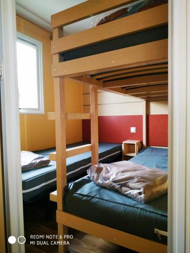 Mobil home au bord du lac in Fraisse-sur-Agout