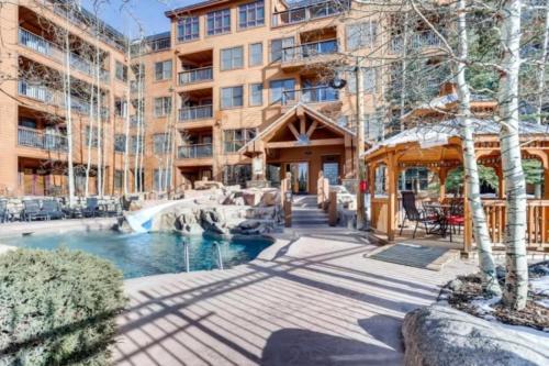 Beautiful 3 Bedroom Mountain Condo In River Run Village With Hot Tub Access And Walking Distance To The Gondola