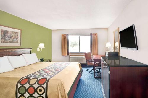 Super 8 by Wyndham West Memphis in West Memphis, USA