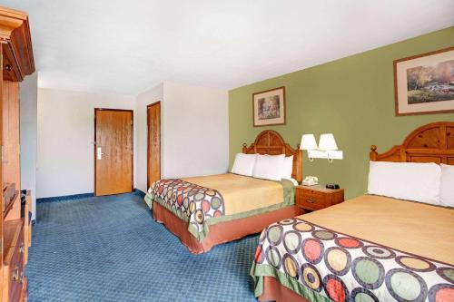 Super 8 by Wyndham West Memphis - image 14