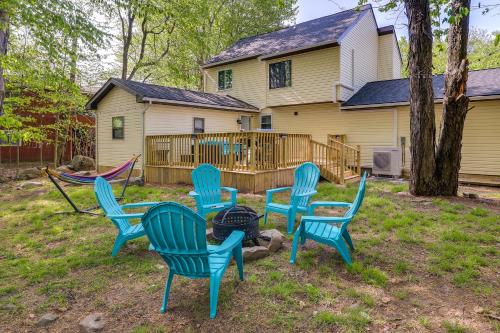 Tobyhanna Retreat with Community Pool and Lake Access! in Tobyhanna, USA