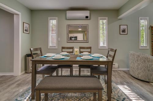 Tobyhanna Retreat with Community Pool and Lake Access! in Tobyhanna, USA