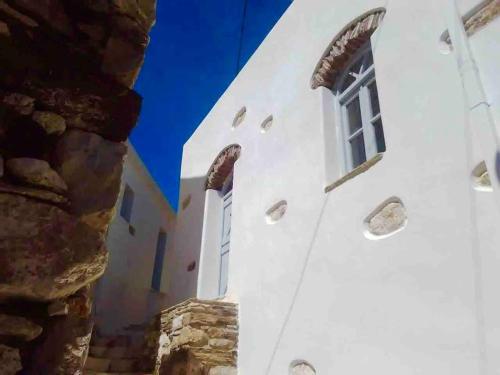 Naxos Mountain Retreat - Tiny House Build on Rock