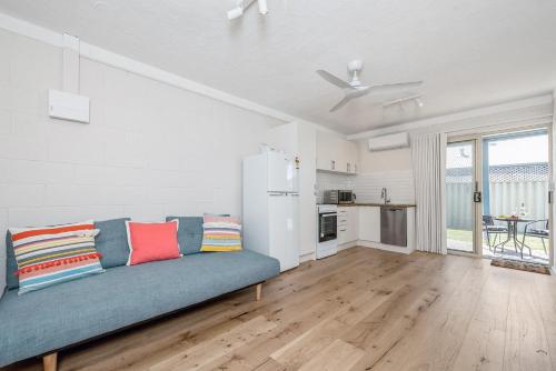 บริการและสิ่งอำนวยความสะดวก, Chateau McNally in แลนซ์ลิน