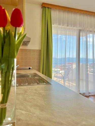 Studio with Balcony and Sea View image 6