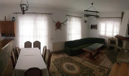 餐廳, Șoaptele pădurii & Căsuța din pădure (Soaptele padurii & Casuta din padure) in 蘇切維察