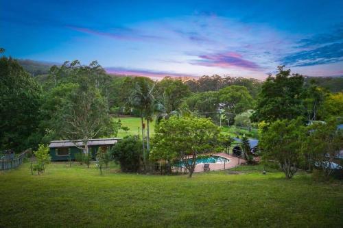 Cabin on Acreage w Ponies and Pool