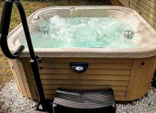 {Hot Tub in Ranch} Mins to Airport/UofR/Strng/Dwtn in Rochester, USA