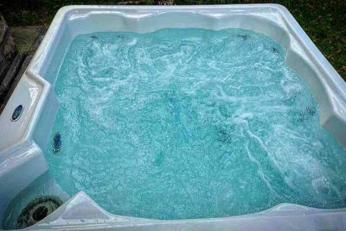 {Hot Tub in Ranch} Mins to Airport/UofR/Strng/Dwtn in Rochester, USA
