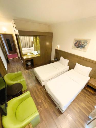 Royal Garden Hotel - image 14