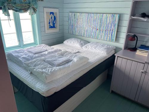 Kræmmervika Rorbuer - Rustic Cabins & Hostel in Lofoten Room Type - Apartment with Sea View #3