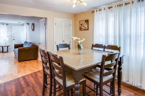 Centric Ranch in the South ave by Dwtn/UofR/Arpt near Susan B. Anthony-ház