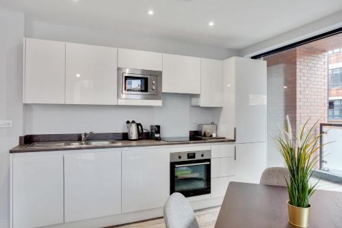 Fabulous 2 bedroom Flat in Central Birmingham - image 7