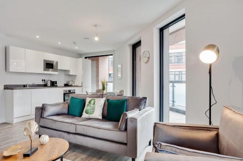 Fabulous 2 bedroom Flat in Central Birmingham - image 9