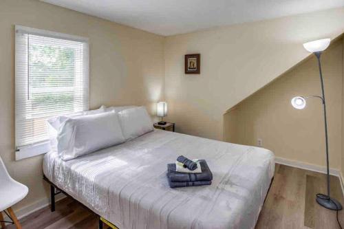 ~Cozy Home~ Steps to RIT by UofR/Airport/DWTN w/AC in Rochester, USA