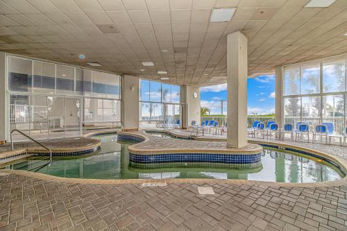Oceanfront 2 Bedroom Suite with Incredible Views! Carolinian 630 - image 12