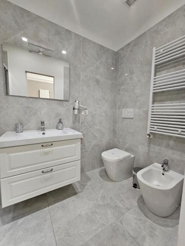Deluxe Room image 7