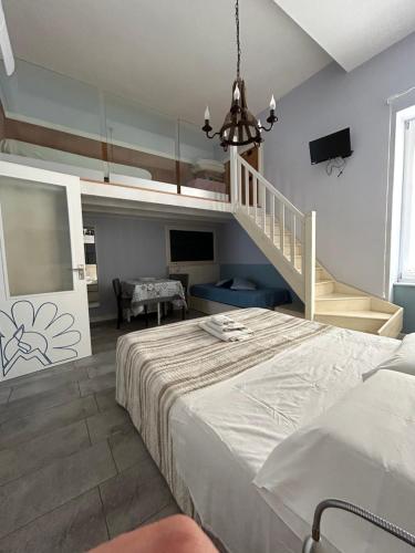 Margherita Room – Torre Annunziata, CO