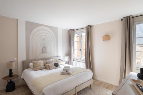 Three-Bedroom Apartment image 1