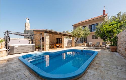 Beautiful Home In Betina With 4 Bedrooms, Wifi And Outdoor Swimming Pool - Betina