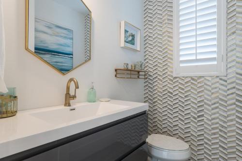 Surf-Side Beach House - image 4