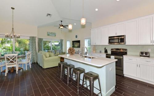 Seahorse Beach House managed by Beach Retreats - image 4