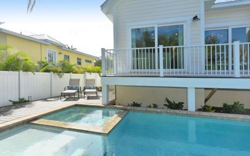 Four-Bedroom Holiday Home image 5