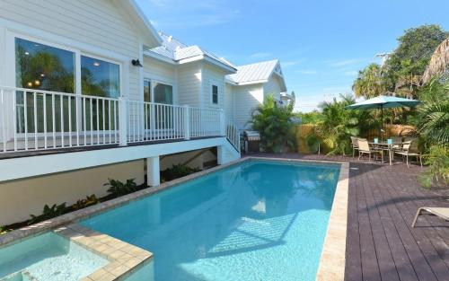 Four-Bedroom Holiday Home image 6
