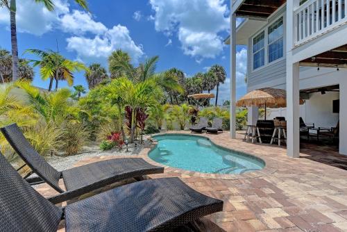 Six-Bedroom House room in Paradise Found managed by Beach Retreats