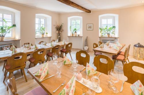 Restaurant, Landhotel Lowen in Erlabrunn
