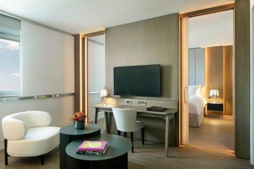 room detail thumbnail 1