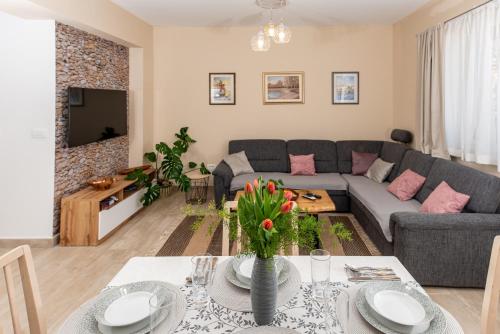 Calypso - newly equiped, with separate entrance and parking, Supetar (San Pietro di Brazza) (foto 4)